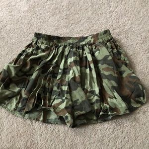 vans shorts size medium
